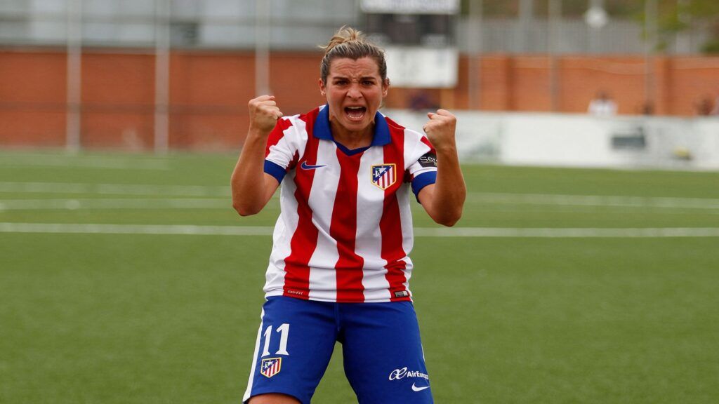 Gafas deportivas para fútbol: Priscila Borja y Gafas EOS

